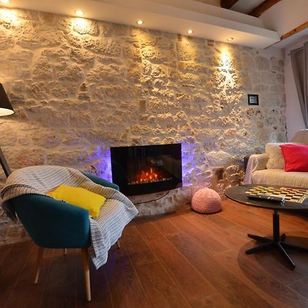 Noanna Apartment Ровин Екстериор снимка