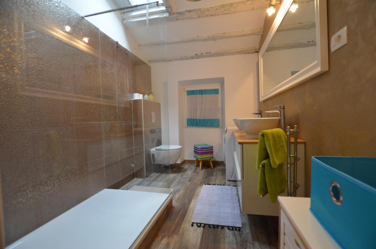 Noanna Apartment Ровин Екстериор снимка