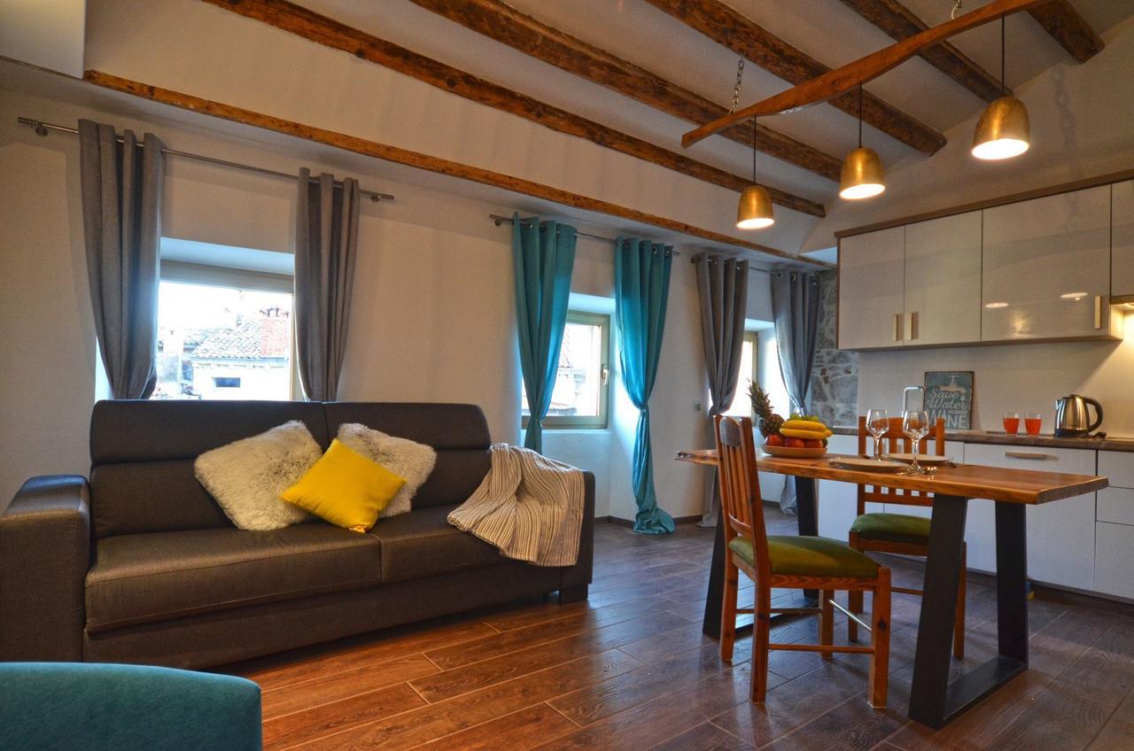 Noanna Apartment Ровин Екстериор снимка